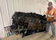 重约40公斤 加拿大农田惊现“太空垃圾”：疑为SpaceX龙飞船残骸 ！