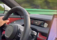 男子驾驶小米SU7高速狂飙232km/h还发网上 网友：自爆型选手 ！